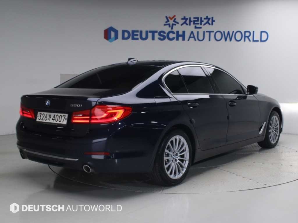 BMW 5시리즈 5시리즈 (G30) 520i 럭셔리 이미지 2