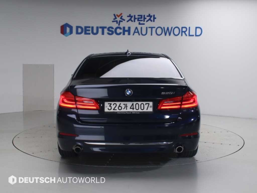 BMW 5시리즈 5시리즈 (G30) 520i 럭셔리 이미지 4