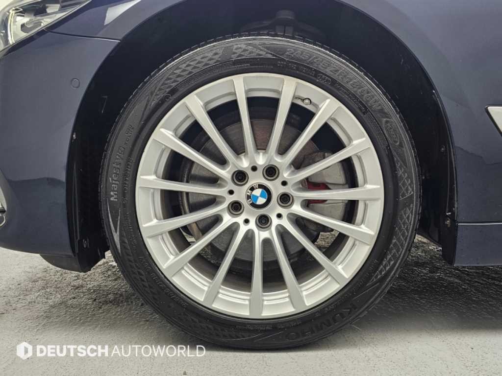 BMW 5시리즈 5시리즈 (G30) 520i 럭셔리 이미지 5