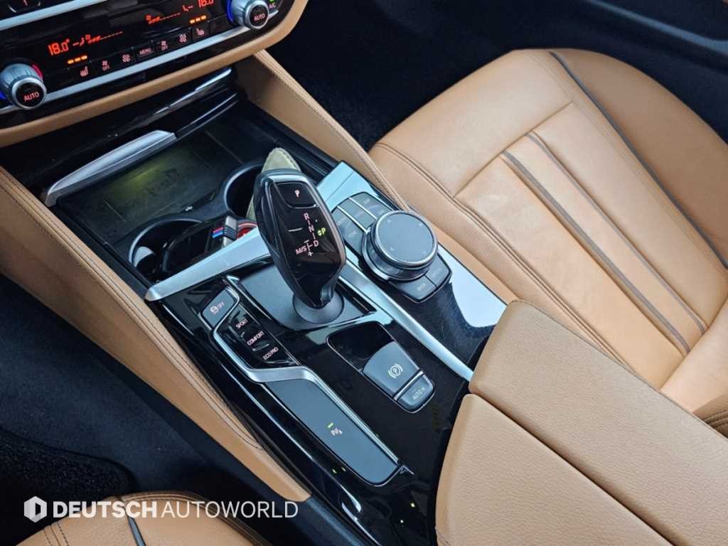 BMW 5시리즈 5시리즈 (G30) 520i 럭셔리 이미지 9