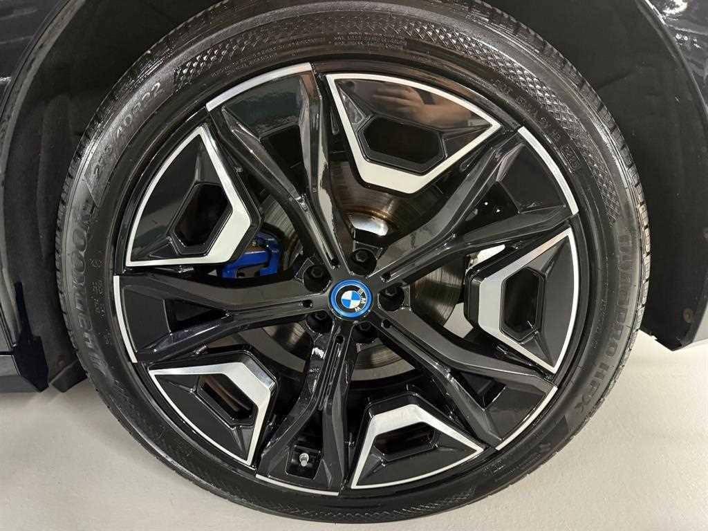 BMW iX xDrive 50 스포츠 플러스 이미지 20