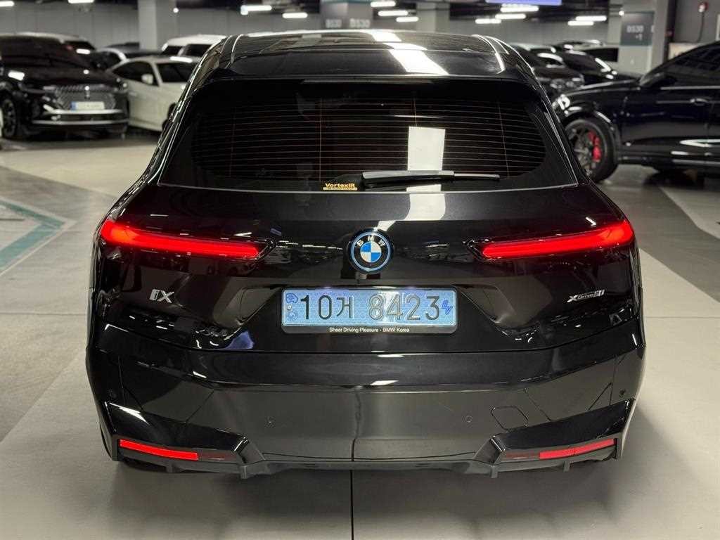 BMW iX xDrive 50 스포츠 플러스 이미지 4