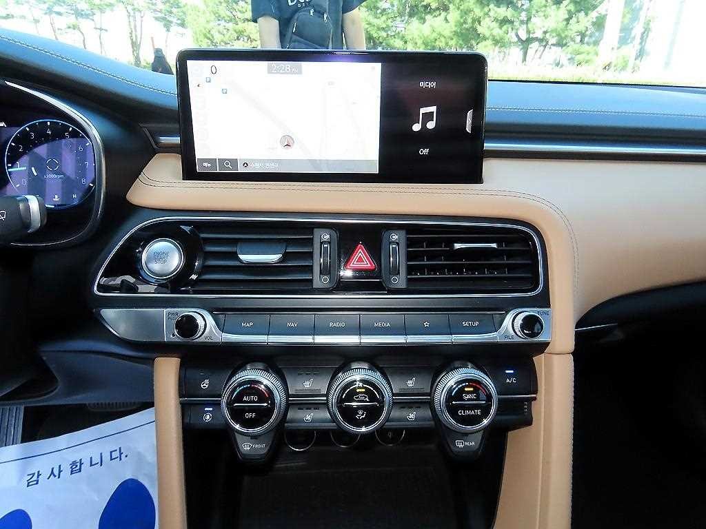 제네시스 G70 더 뉴 G70 가솔린 2.0T 4WD 이미지 13