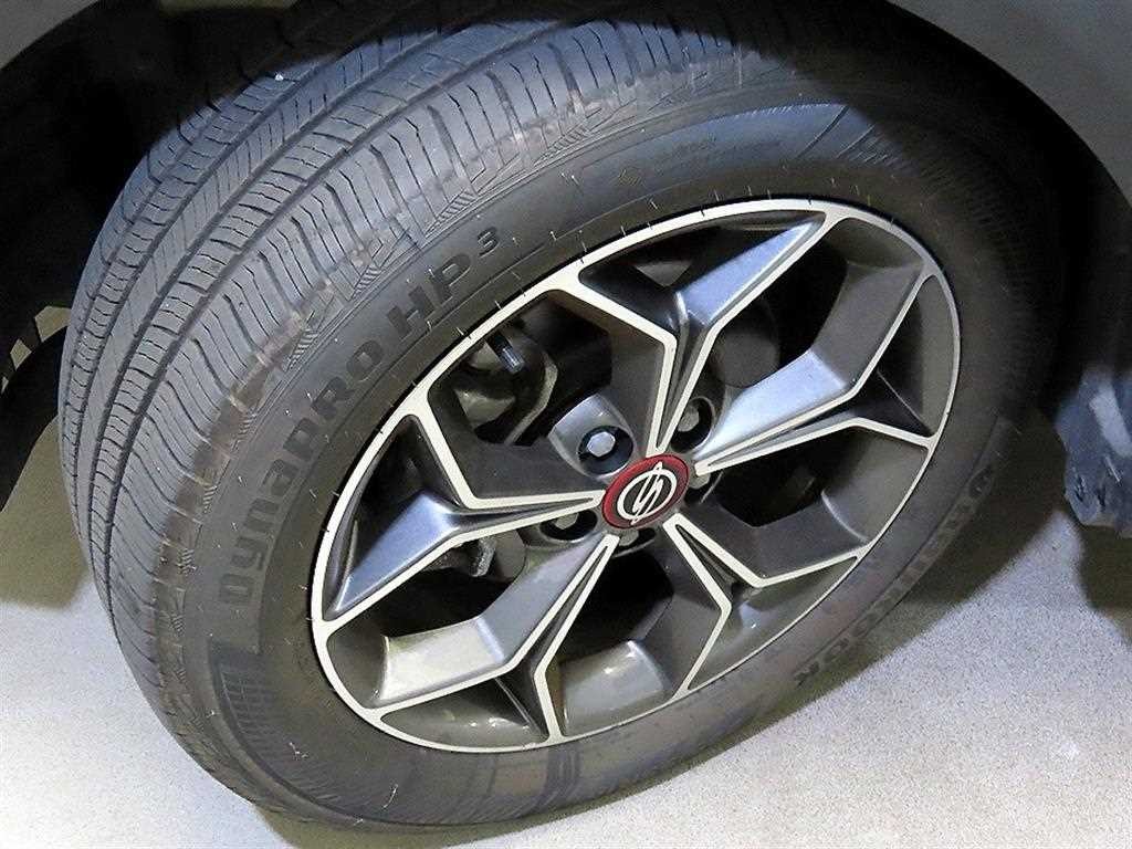 KG모빌리티(쌍용) 코란도 뷰티풀코란도 2WD 가솔린 1.5 C5 플러스 이미지 20