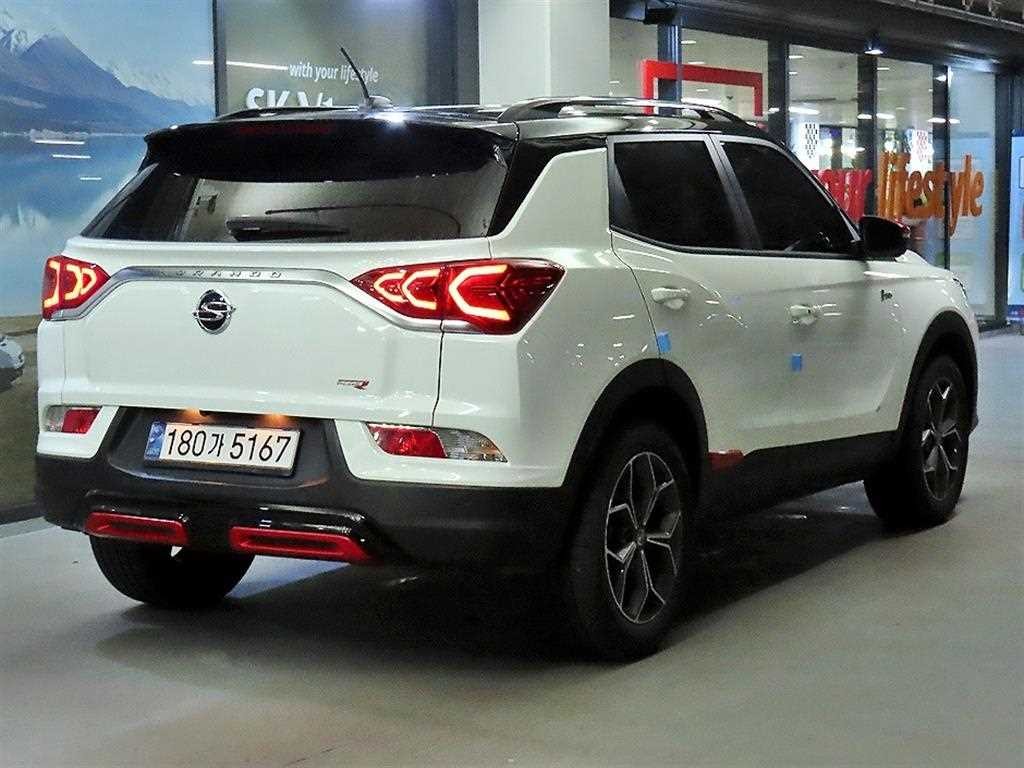 KG모빌리티(쌍용) 코란도 뷰티풀코란도 2WD 가솔린 1.5 C5 플러스 이미지 4