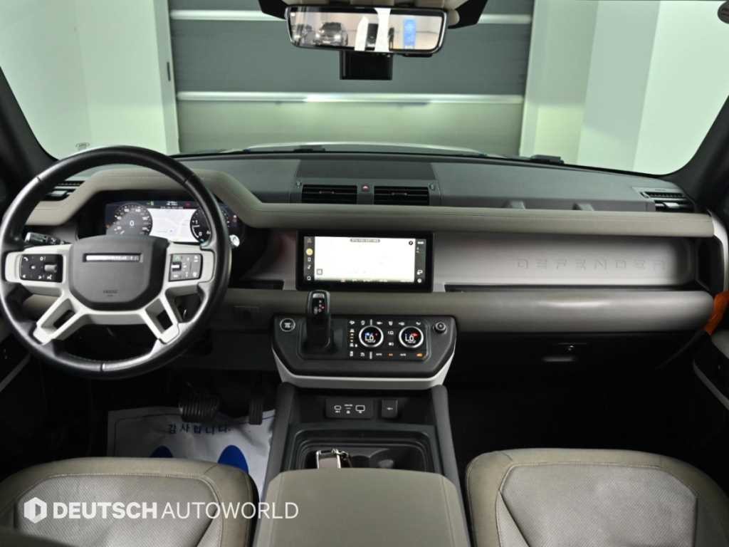 랜드로버 디펜더 디펜더 (L663) D240 SE 이미지 7