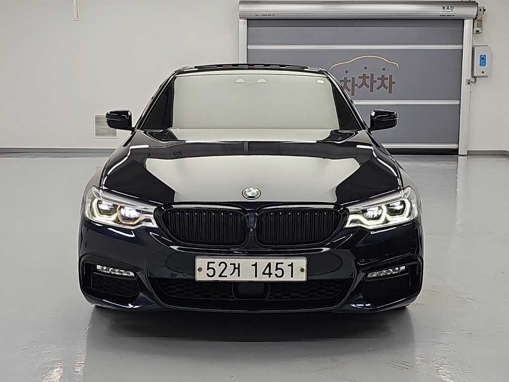 BMW 5시리즈 5시리즈 (G30) 520d M 스포츠 플러스 이미지 2