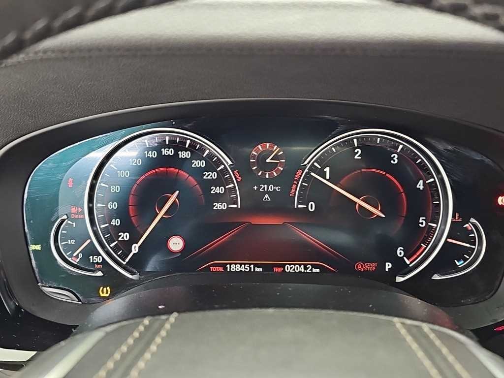 BMW 5시리즈 5시리즈 (G30) 520d M 스포츠 플러스 이미지 6