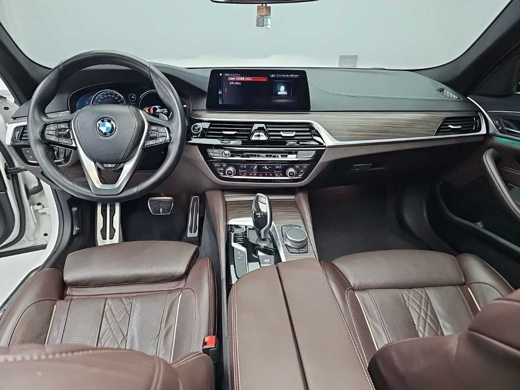 BMW 5시리즈 5시리즈 (G30) 520d M 스포츠 플러스 이미지 7