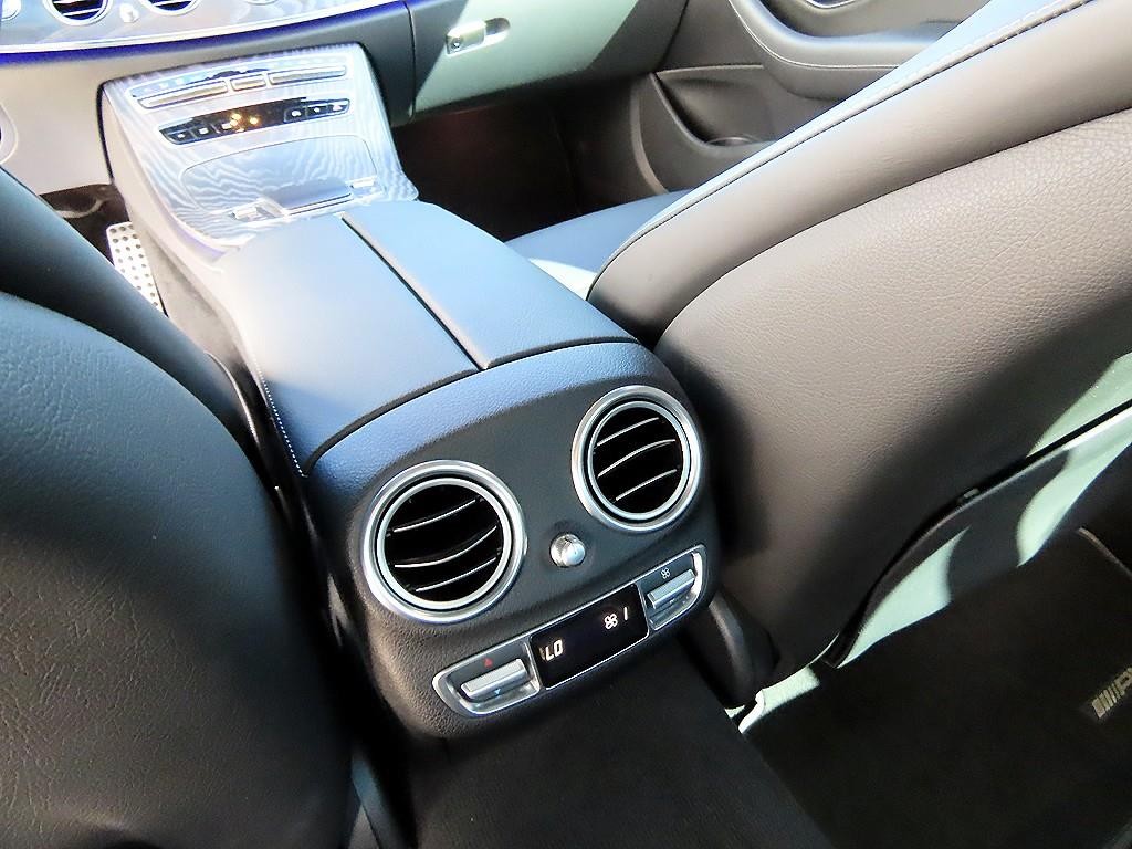 벤츠 E 클래스 E-클래스 W213 E350 4MATIC AMG LINE 이미지 15