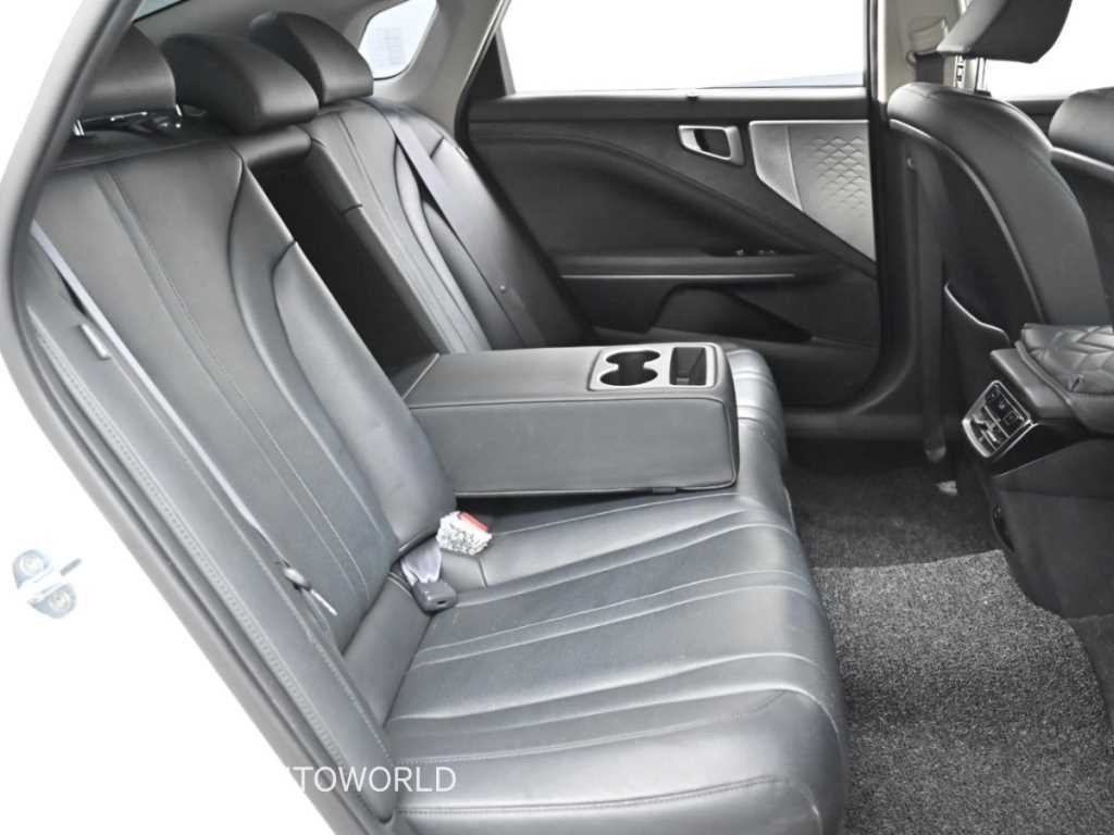 기아 K8 2.5 2WD 노블레스 이미지 12