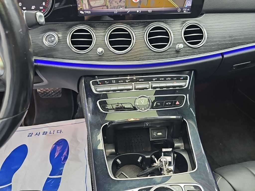 벤츠 E 클래스 E-클래스 W213 E220d 익스클루시브 이미지 10