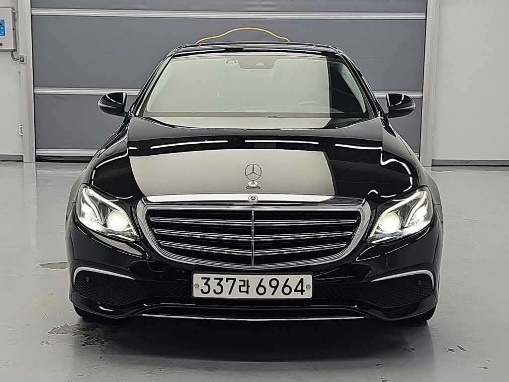 벤츠 E 클래스 E-클래스 W213 E220d 익스클루시브 이미지 2