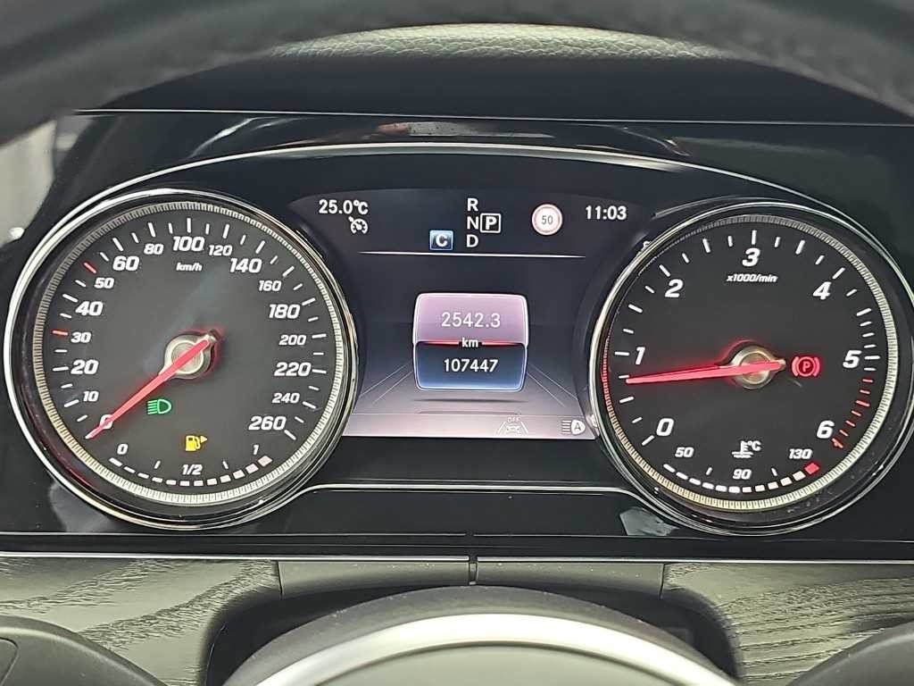 벤츠 E 클래스 E-클래스 W213 E220d 익스클루시브 이미지 6