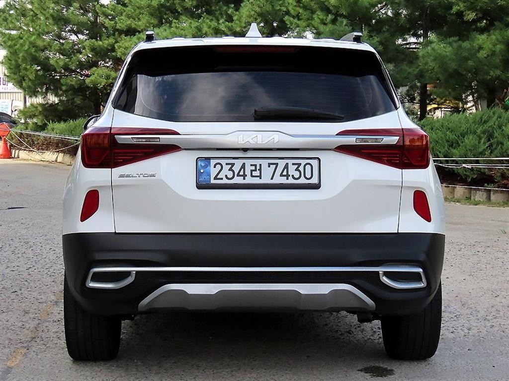 기아 셀토스 가솔린 1.6 터보 2WD 시그니처 이미지 4