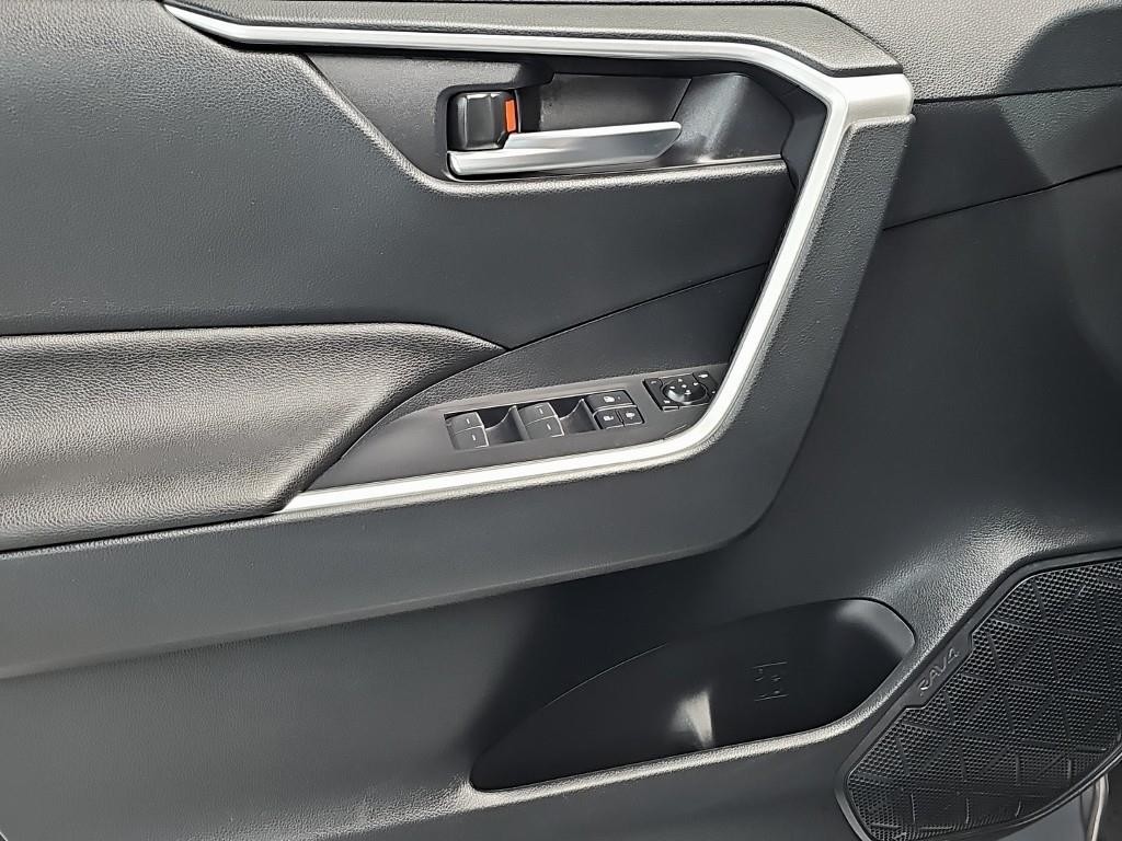 토요타 라브4 RAV4(5세대) 2.5 2WD 하이브리드 XLE 이미지 16