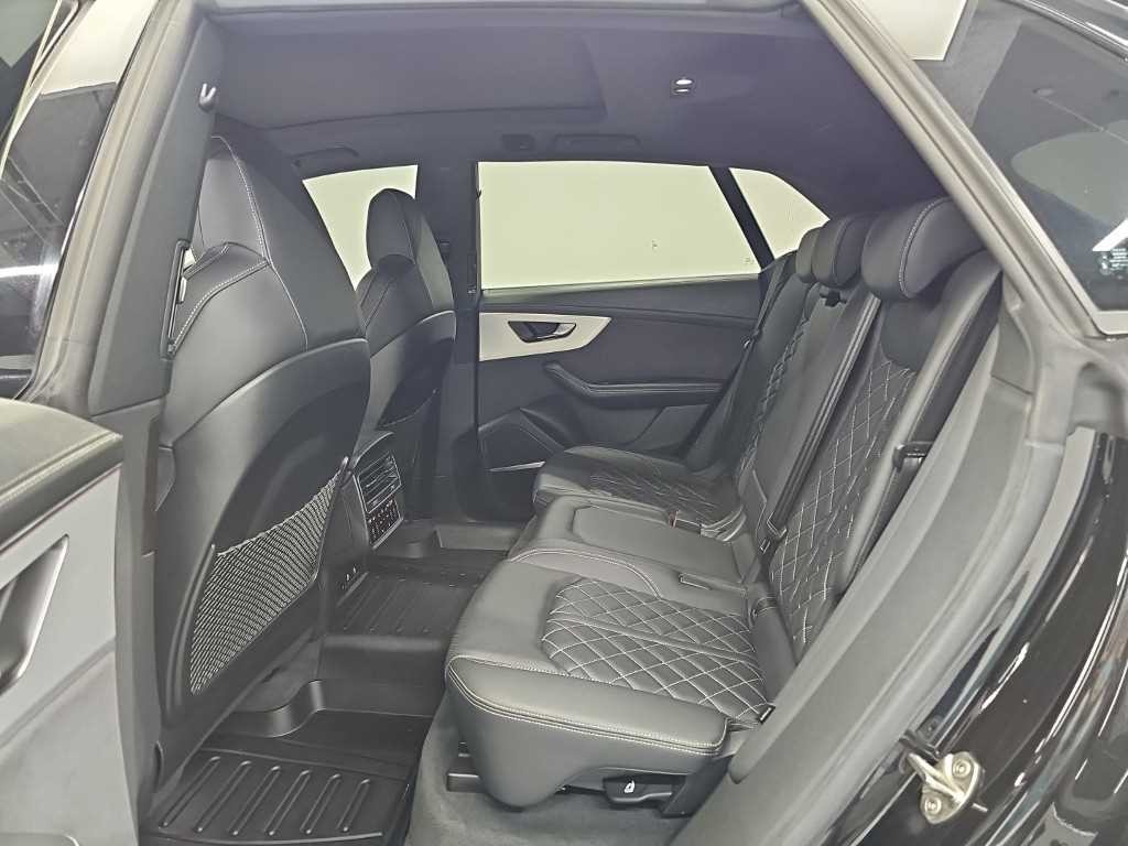 아우디 Q8 55 TFSI 콰트로 프리미엄 이미지 12