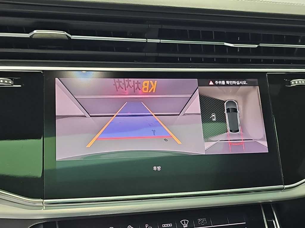 아우디 Q8 55 TFSI 콰트로 프리미엄 이미지 16