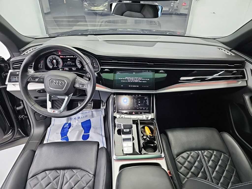 아우디 Q8 55 TFSI 콰트로 프리미엄 이미지 7