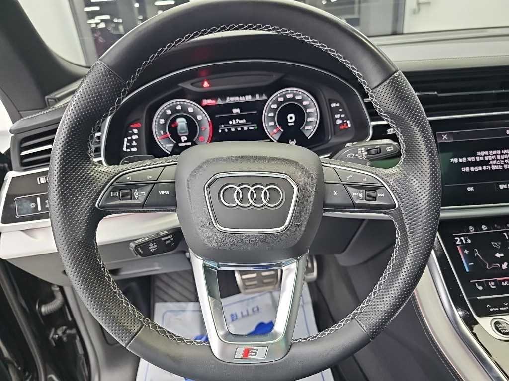 아우디 Q8 55 TFSI 콰트로 프리미엄 이미지 9