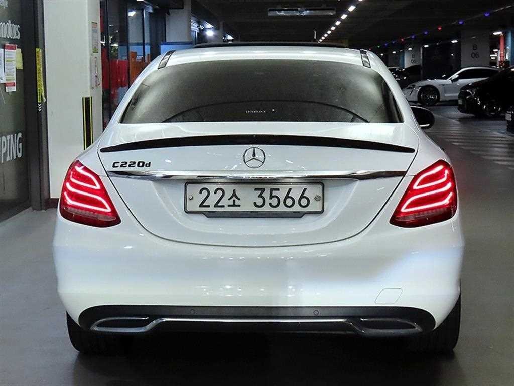 벤츠 C 클래스 C클래스 W205 C220 d 아방가르드 이미지 5