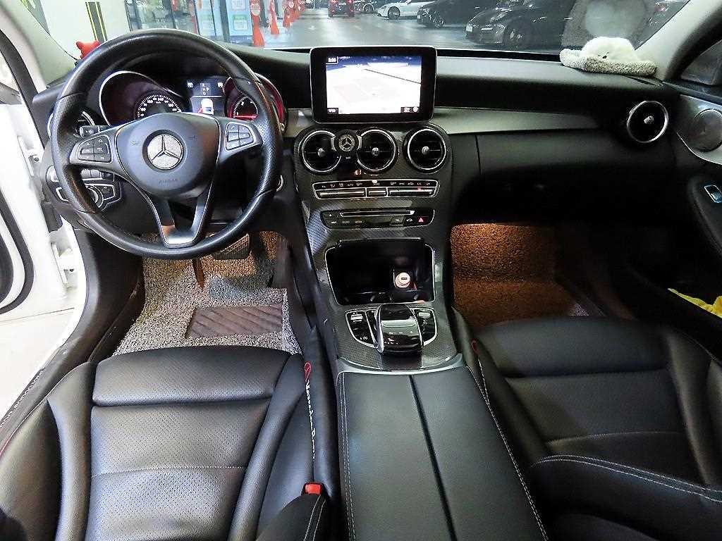벤츠 C 클래스 C클래스 W205 C220 d 아방가르드 이미지 6
