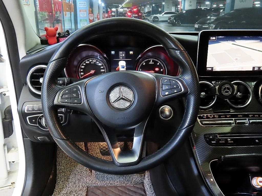 벤츠 C 클래스 C클래스 W205 C220 d 아방가르드 이미지 9