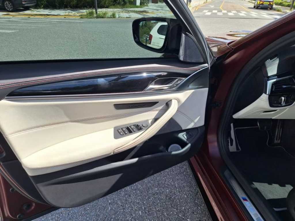 BMW 5시리즈 M5 (F90, F10) M5 세단 퍼스트 에디션 이미지 11