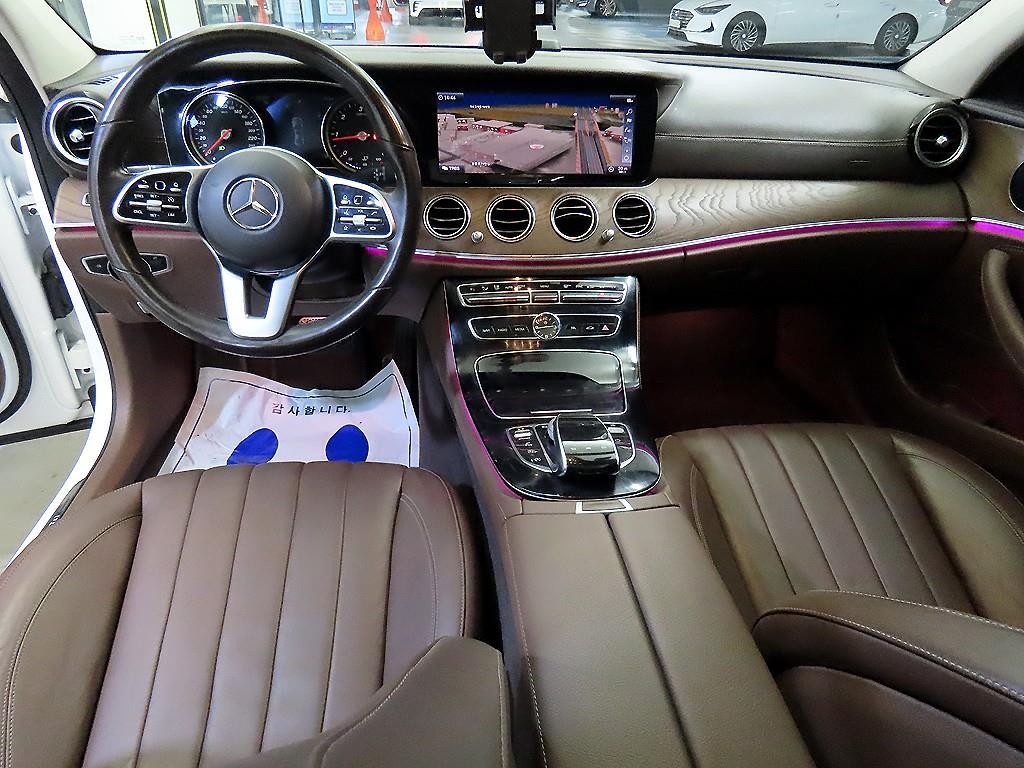 벤츠 E 클래스 E-클래스 W213 E220d 4MATIC 익스클루시브 이미지 10