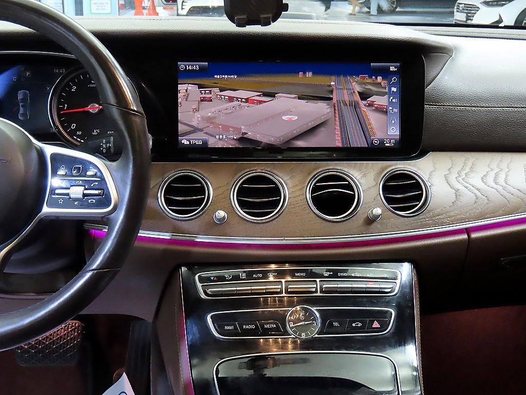 벤츠 E 클래스 E-클래스 W213 E220d 4MATIC 익스클루시브 이미지 11
