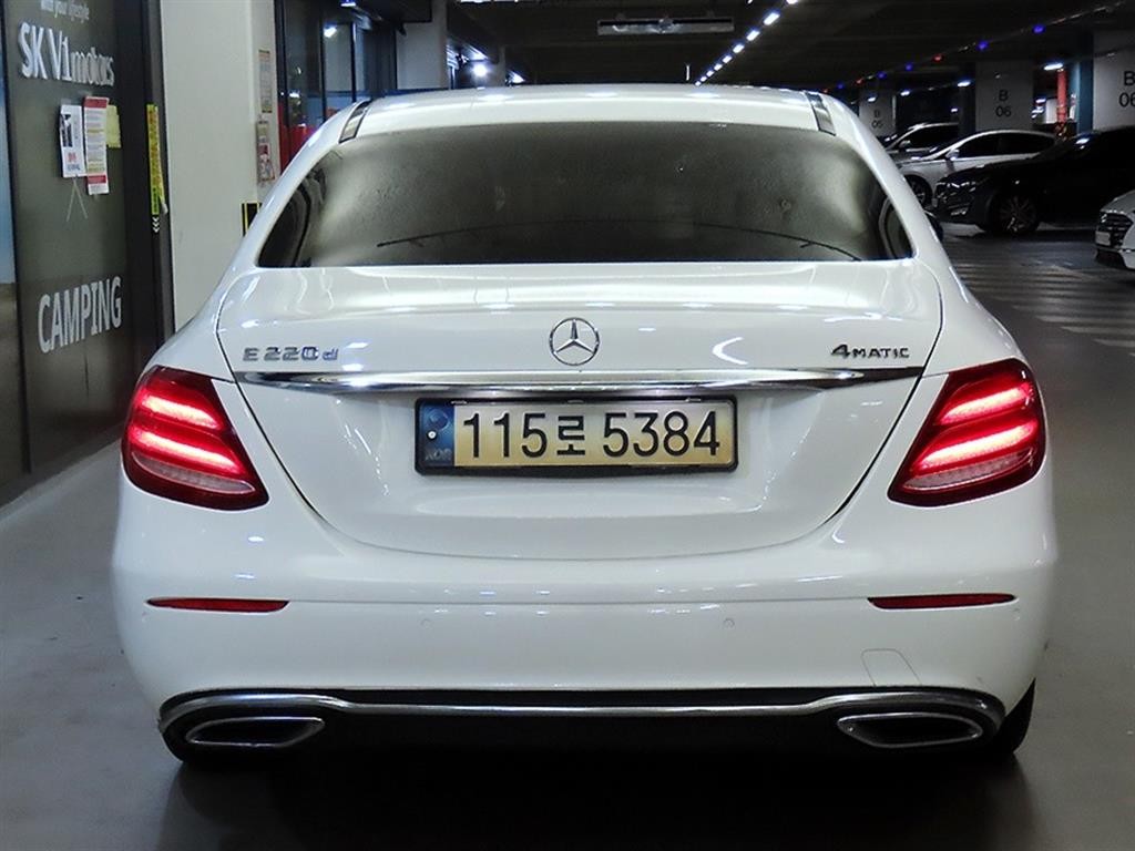 벤츠 E 클래스 E-클래스 W213 E220d 4MATIC 익스클루시브 이미지 5