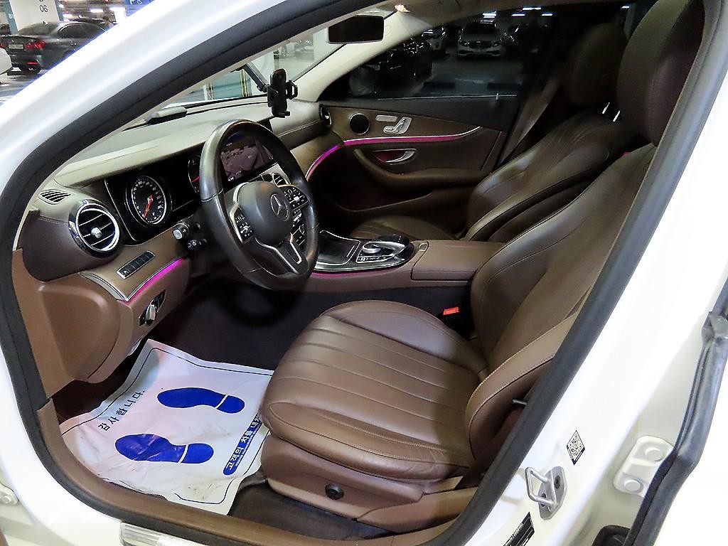 벤츠 E 클래스 E-클래스 W213 E220d 4MATIC 익스클루시브 이미지 6