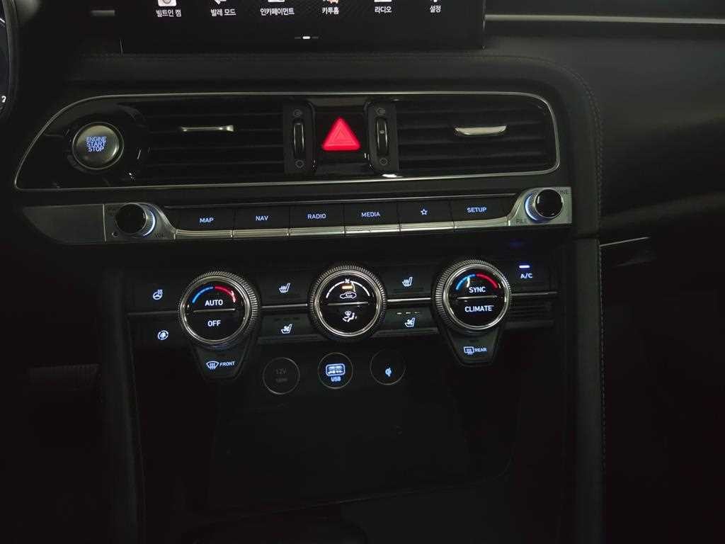 제네시스 G70 더 뉴 G70 가솔린 2.0T 2WD 이미지 18