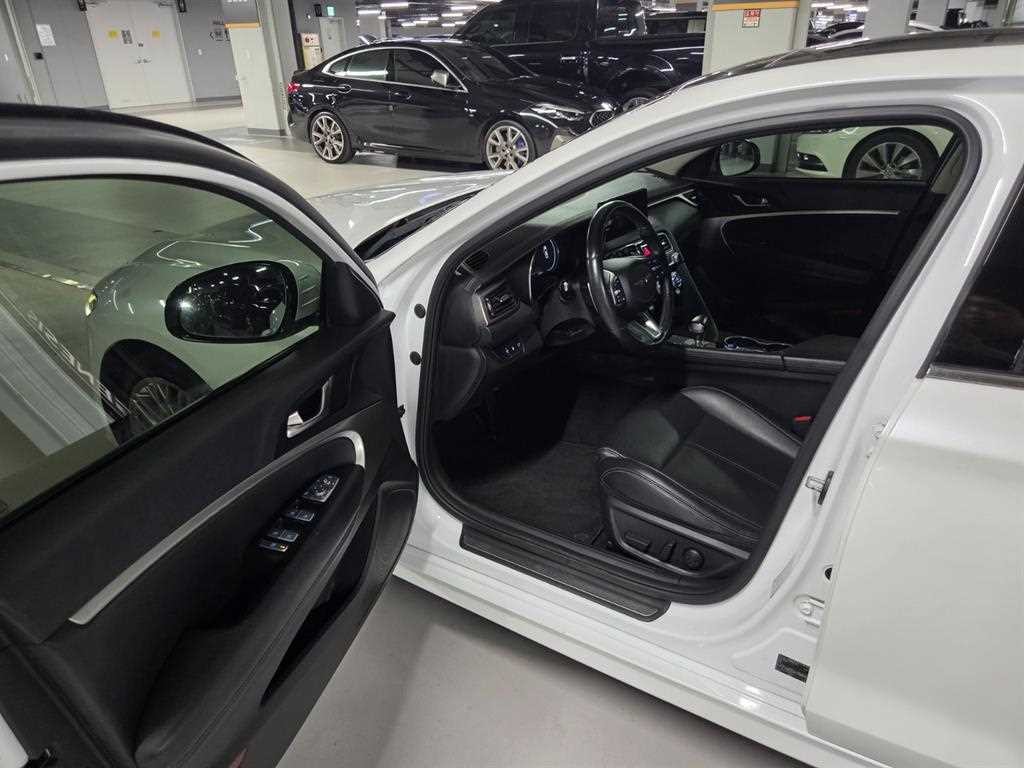 제네시스 G70 더 뉴 G70 가솔린 2.0T 2WD 이미지 8