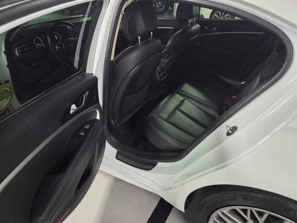 제네시스 G70 더 뉴 G70 가솔린 2.0T 2WD 이미지 9