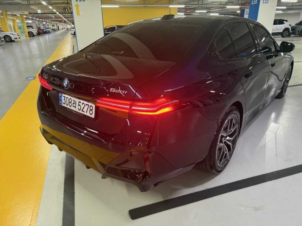 BMW 5시리즈 5시리즈 (G60) 520i M 스포츠 이미지 4