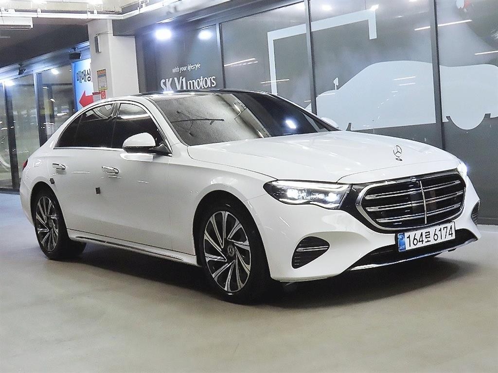 벤츠 E 클래스 E-클래스 W214 E300 4MATIC 익스클루시브 이미지 1