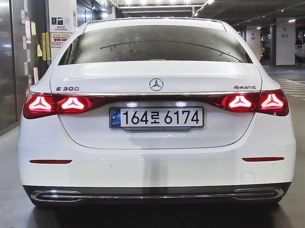 벤츠 E 클래스 E-클래스 W214 E300 4MATIC 익스클루시브 이미지 5