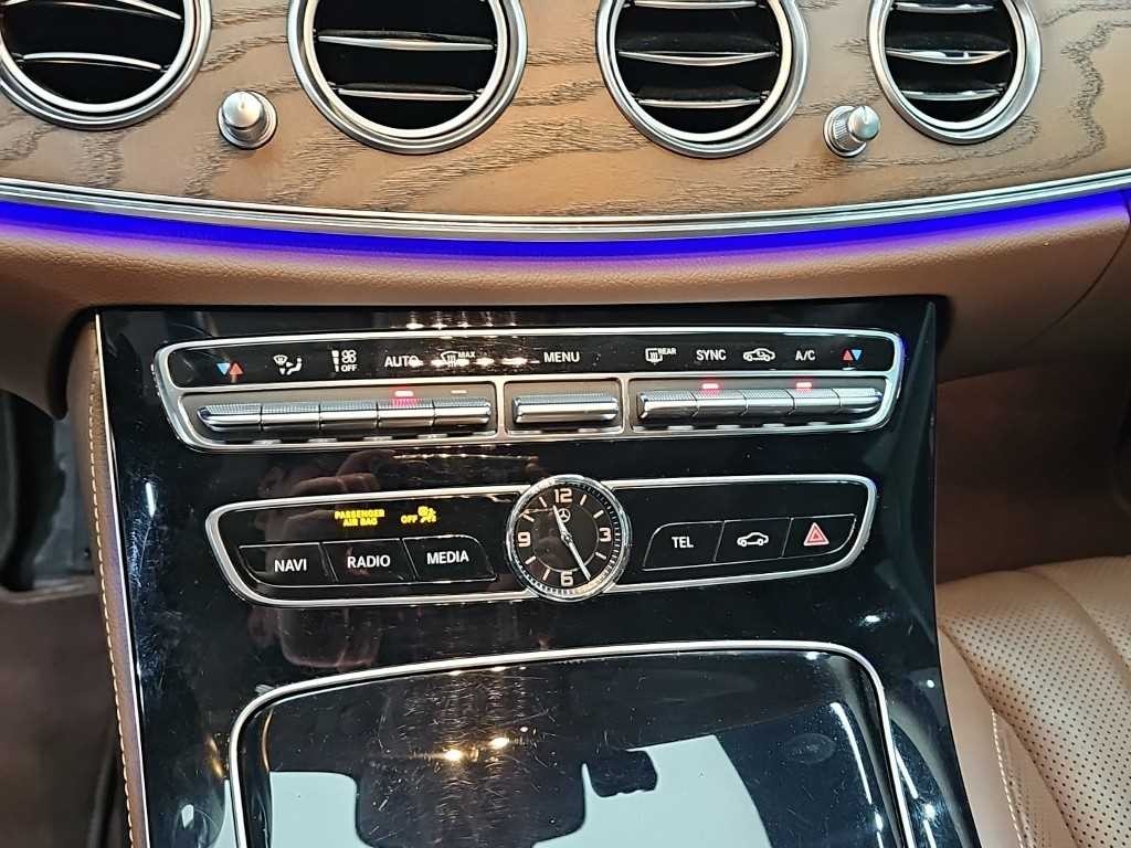 벤츠 E 클래스 E-클래스 W213 E300 4MATIC 익스클루시브 이미지 10