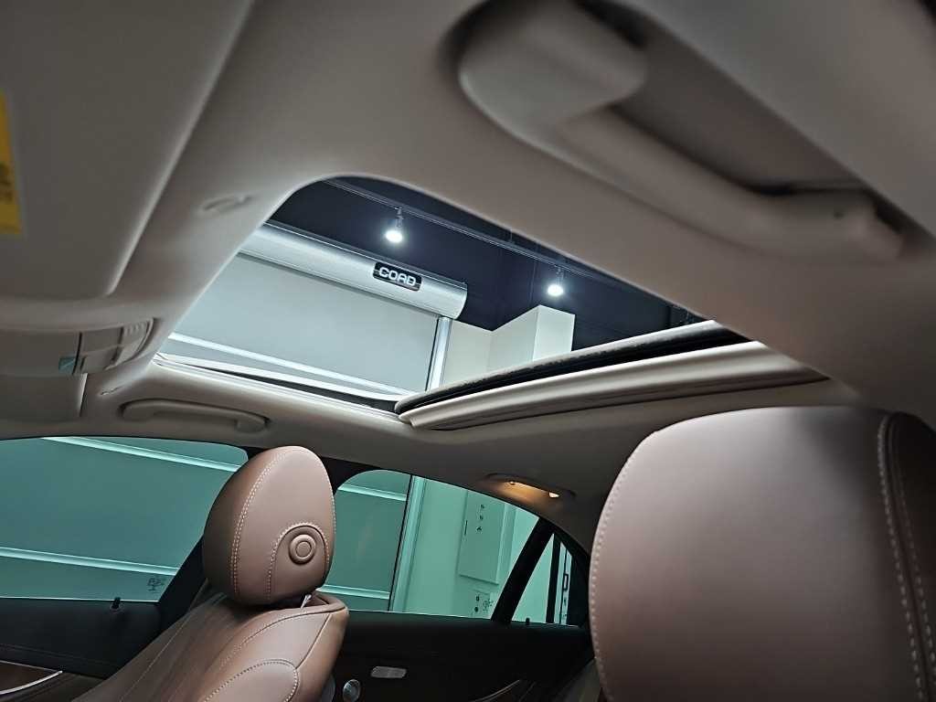 벤츠 E 클래스 E-클래스 W213 E300 4MATIC 익스클루시브 이미지 14
