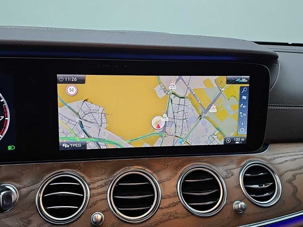 벤츠 E 클래스 E-클래스 W213 E300 4MATIC 익스클루시브 이미지 15