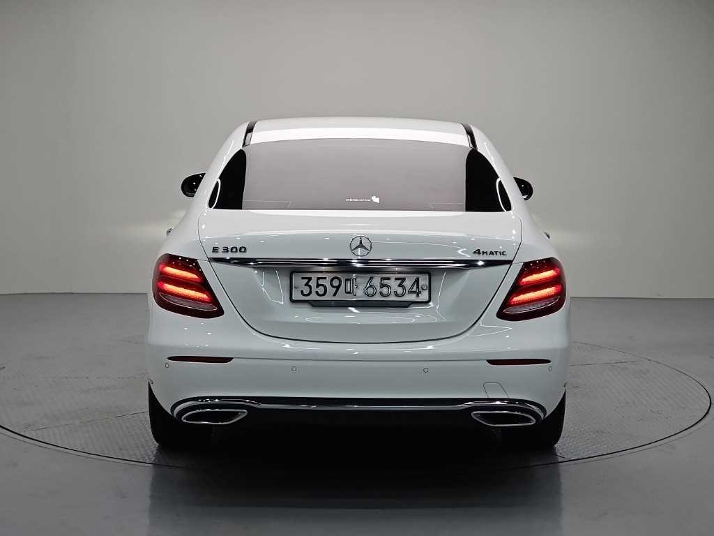 벤츠 E 클래스 E-클래스 W213 E300 4MATIC 익스클루시브 이미지 3