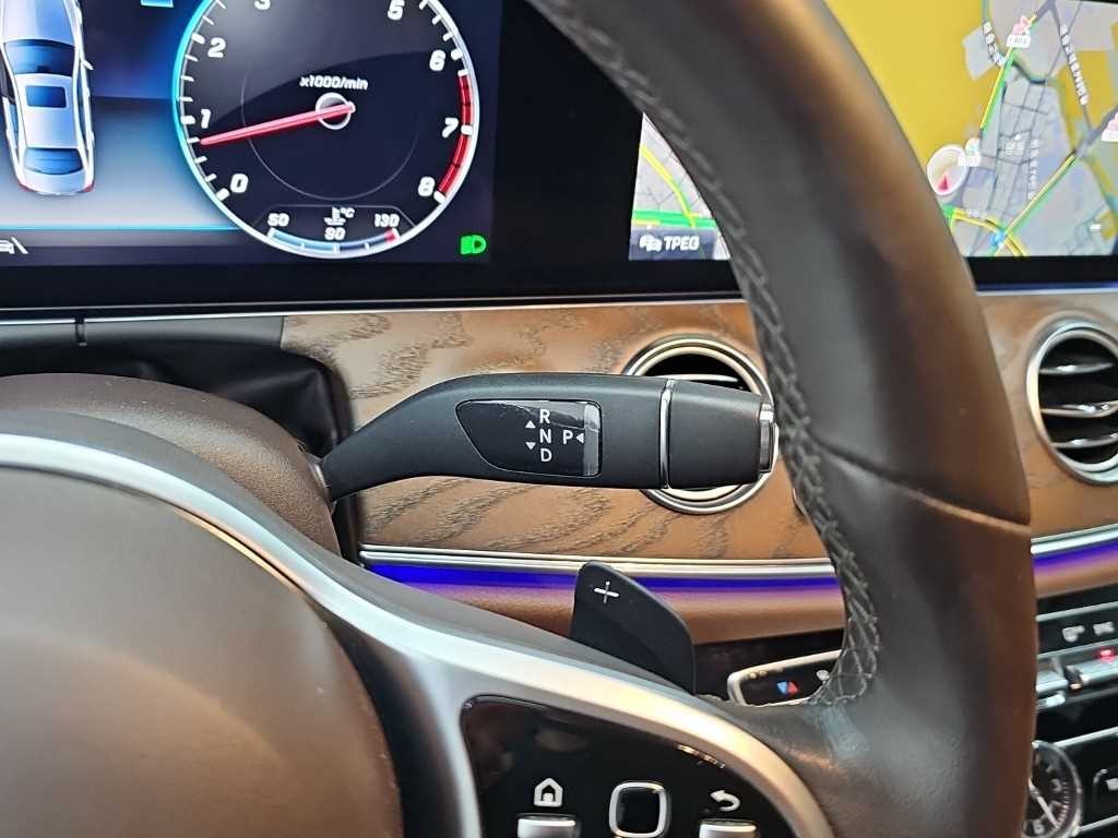 벤츠 E 클래스 E-클래스 W213 E300 4MATIC 익스클루시브 이미지 8
