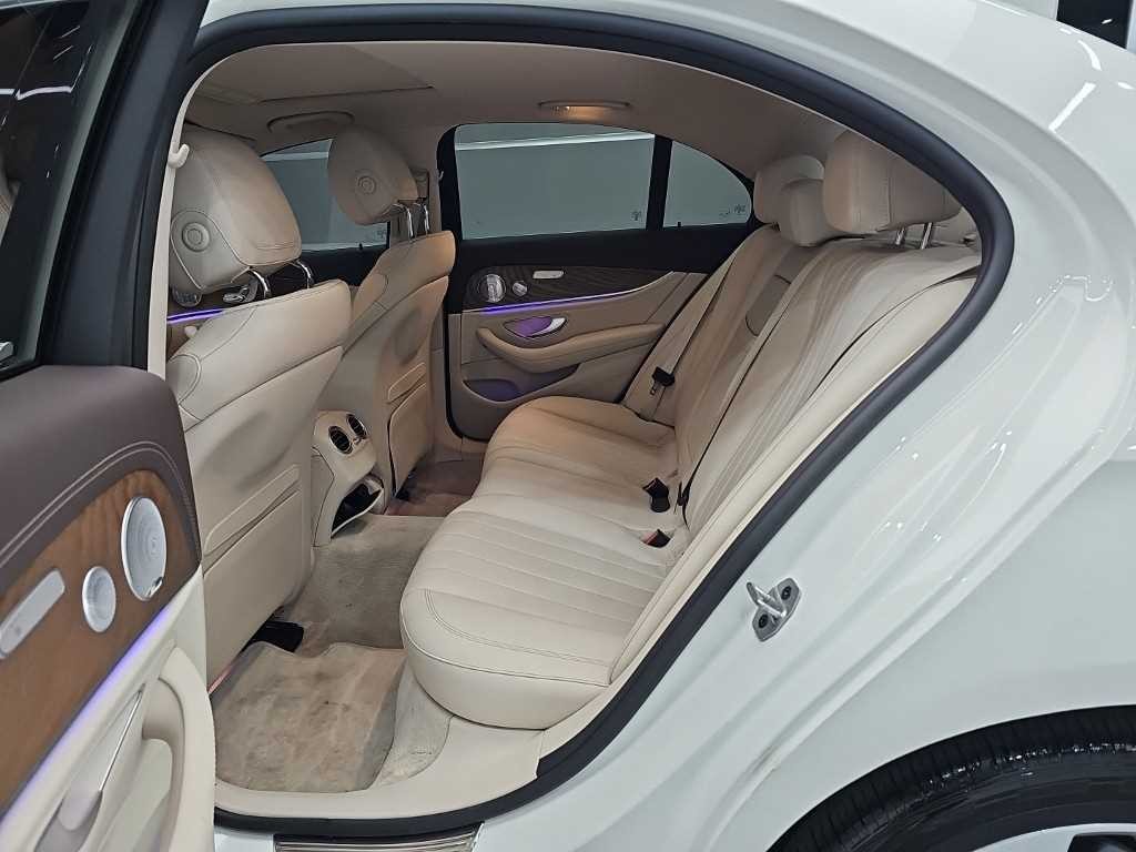 벤츠 E 클래스 E-클래스 W213 E300 4MATIC 익스클루시브 이미지 12