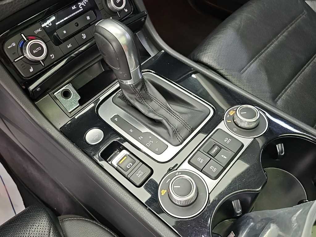 폭스바겐 투아렉 뉴 투아렉 V6 3.0 TDI 블루모션 프리미엄 이미지 8