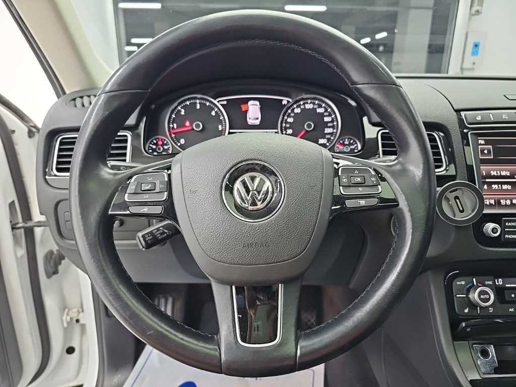 폭스바겐 투아렉 뉴 투아렉 V6 3.0 TDI 블루모션 프리미엄 이미지 9