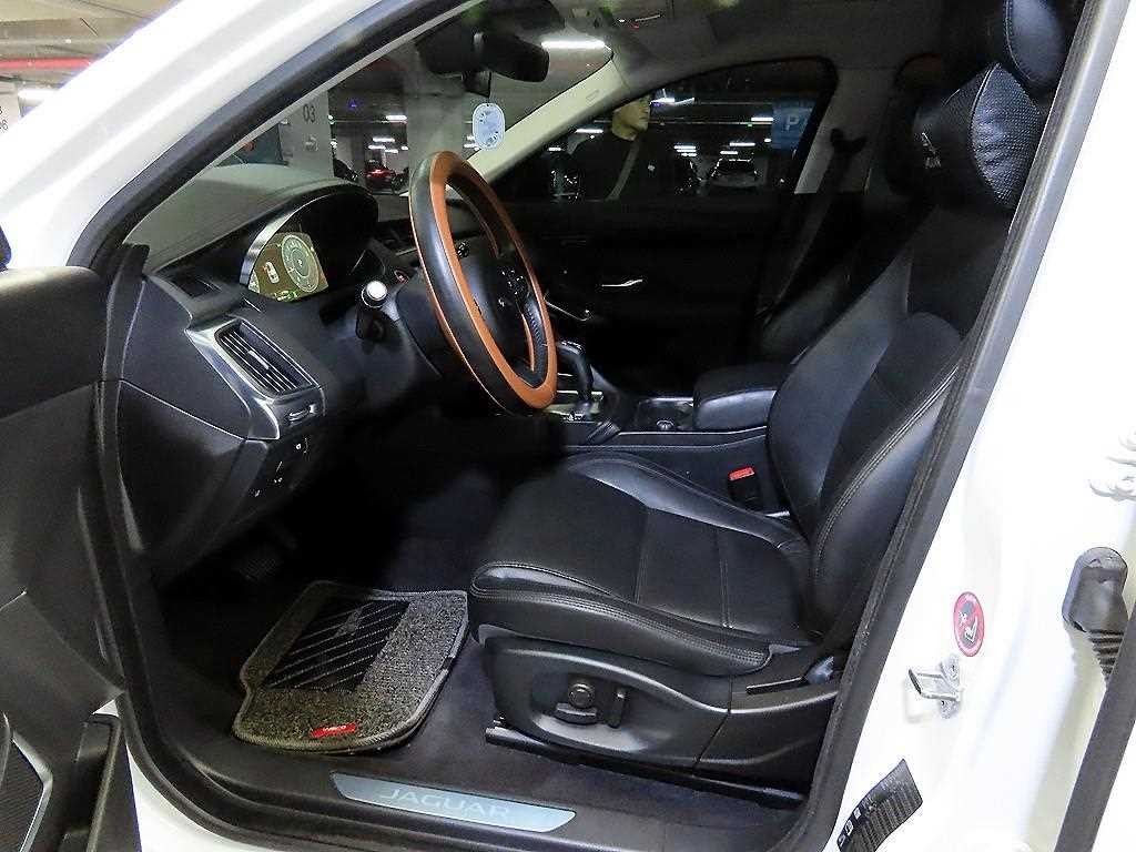재규어 E-PACE P250 SE 이미지 6