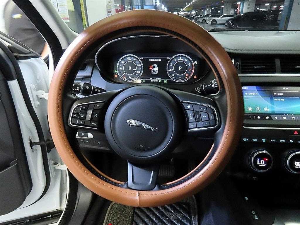 재규어 E-PACE P250 SE 이미지 8