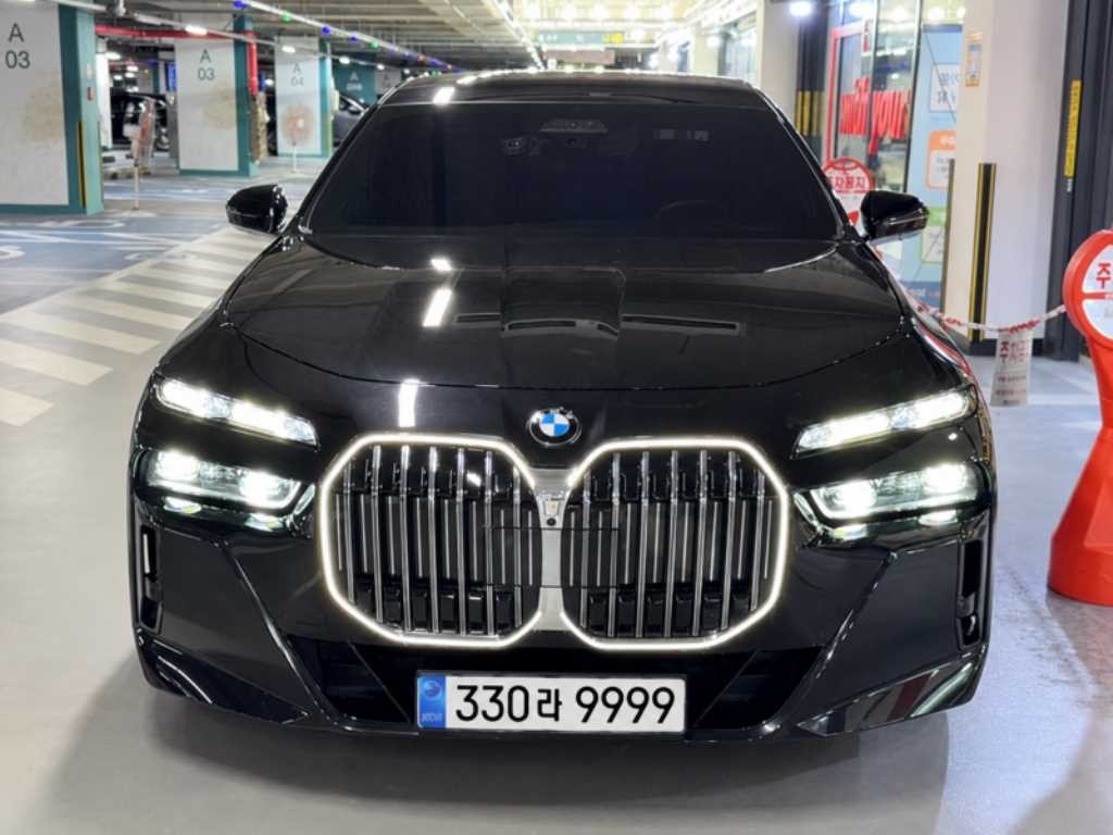 BMW 7시리즈 7시리즈 (G70) 740i xDrive M 스포츠 이미지 2