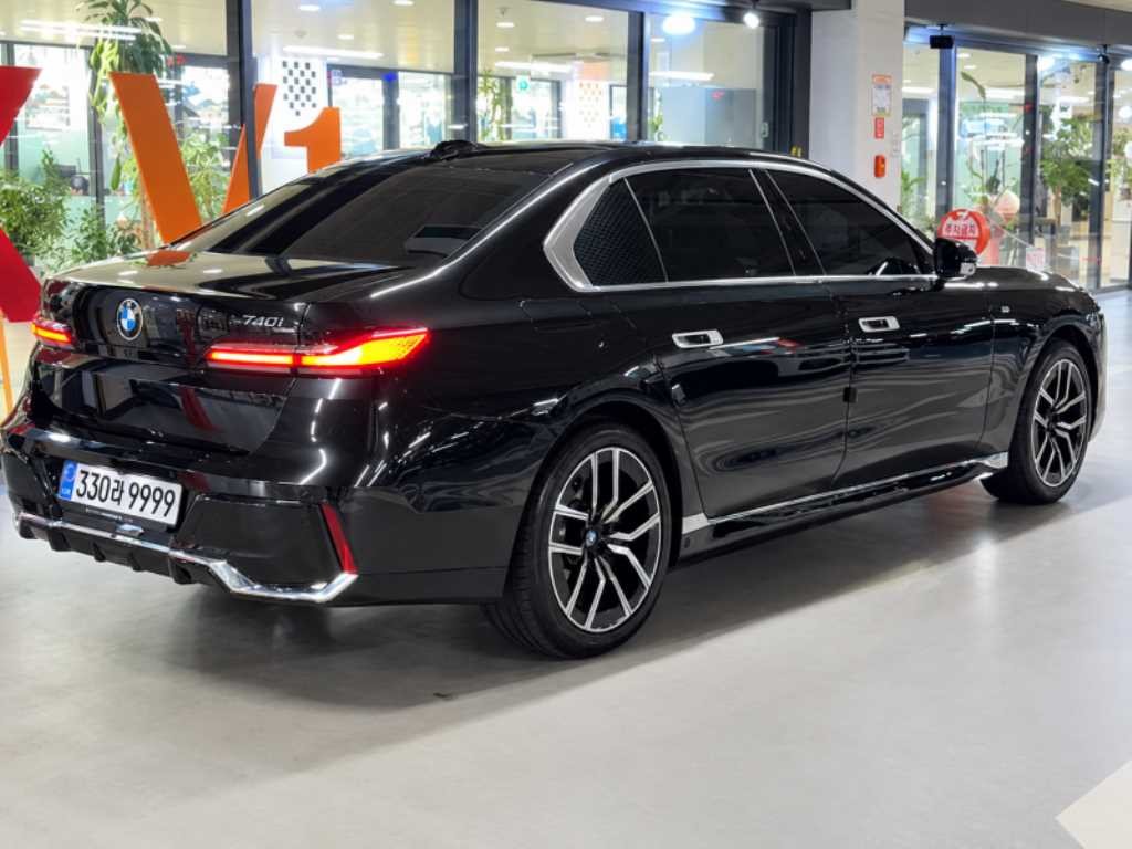BMW 7시리즈 7시리즈 (G70) 740i xDrive M 스포츠 이미지 4